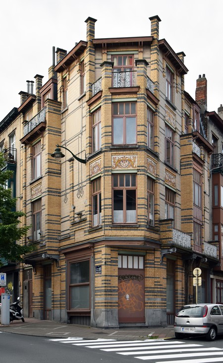 Peter Benoitstraat 2-4 en Waversesteenweg 517-519, Etterbeek (© APEB, foto 2016).