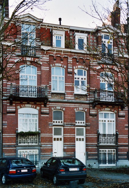 Boulevard des Déportés 30 en 32, Doornik (© APEB, foto 2002).