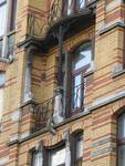Louis Bertrandlaan 53-61, Schaarbeek, tweede verdieping aan de Bertrandlaan, laatste travee, terras (© APEB, foto 2005).